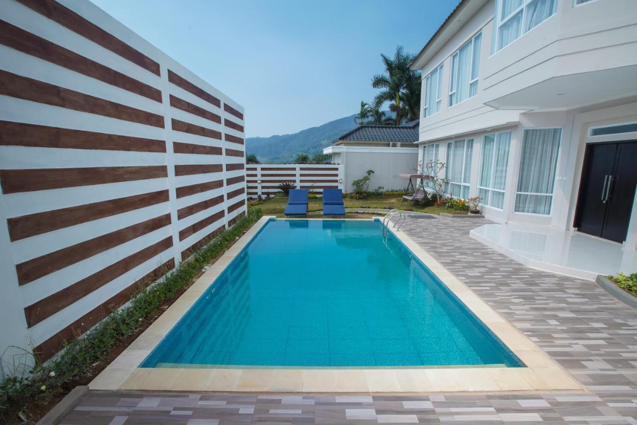 Nirvana Villas Puncak Exterior photo